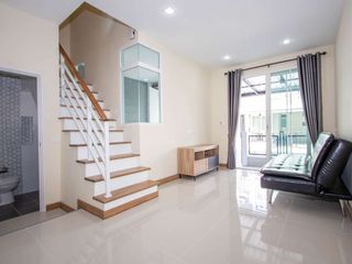 For rent 4 bedrooms house in Mueang Chiang Mai, Chiang Mai