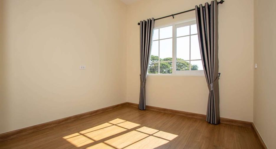 For rent 4 bedrooms house in Mueang Chiang Mai, Chiang Mai
