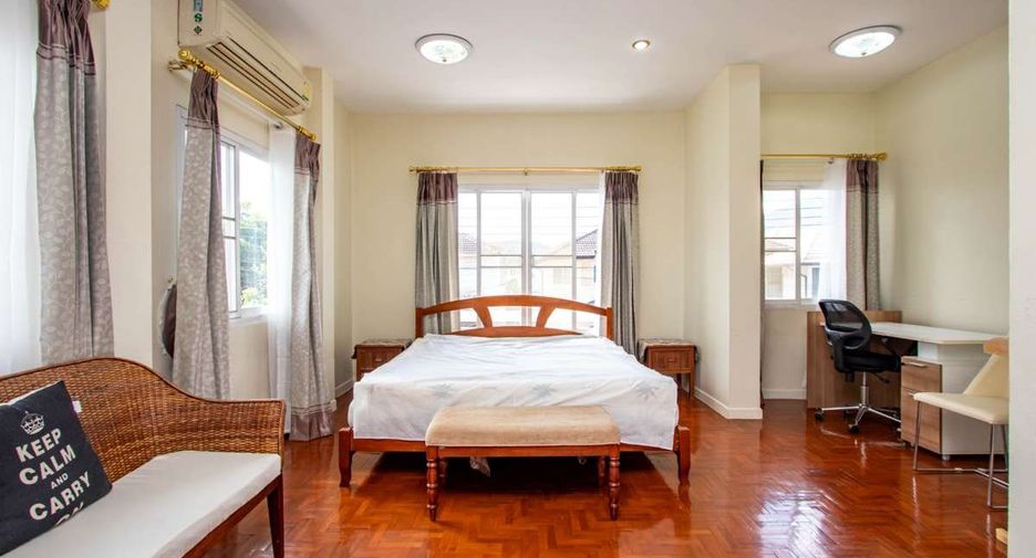 For rent 4 bedrooms house in Mueang Chiang Mai, Chiang Mai
