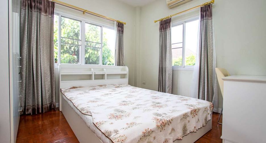 For rent 4 bedrooms house in Mueang Chiang Mai, Chiang Mai