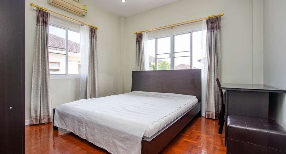 For rent 4 bedrooms house in Mueang Chiang Mai, Chiang Mai