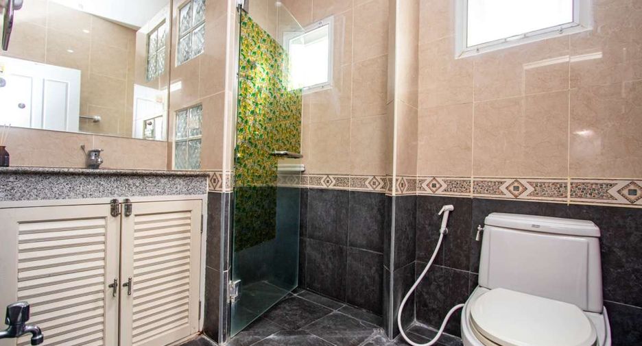 For rent 4 bedrooms house in Mueang Chiang Mai, Chiang Mai