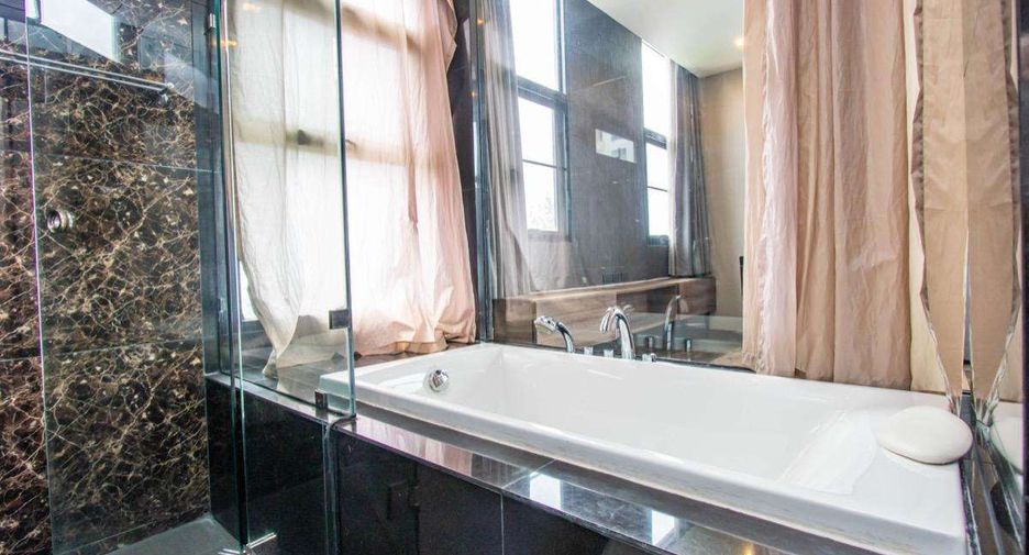 For rent 2 bedrooms condo in Mueang Chiang Mai, Chiang Mai