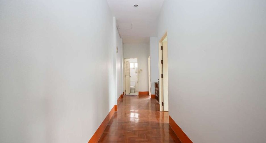 For rent 3 bedrooms house in Mueang Chiang Mai, Chiang Mai