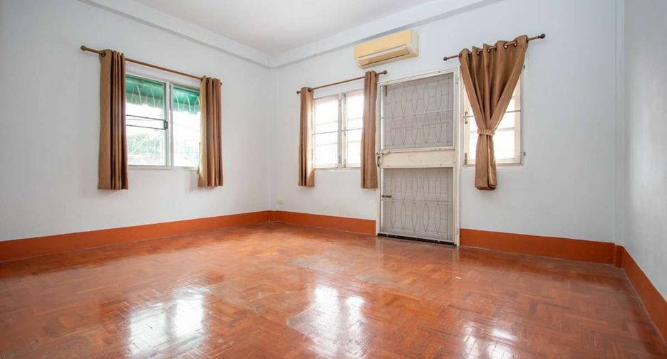 For rent 3 bedrooms house in Mueang Chiang Mai, Chiang Mai