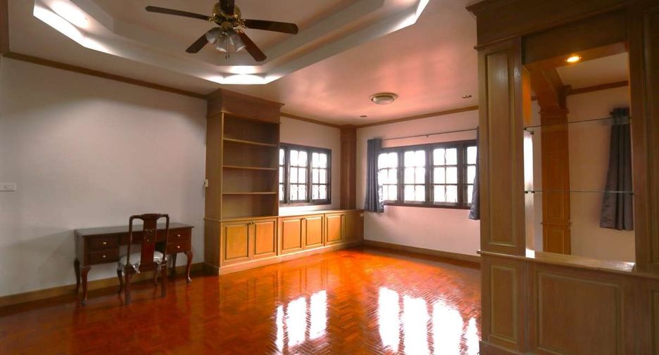 For rent 3 bedrooms house in Mueang Chiang Mai, Chiang Mai
