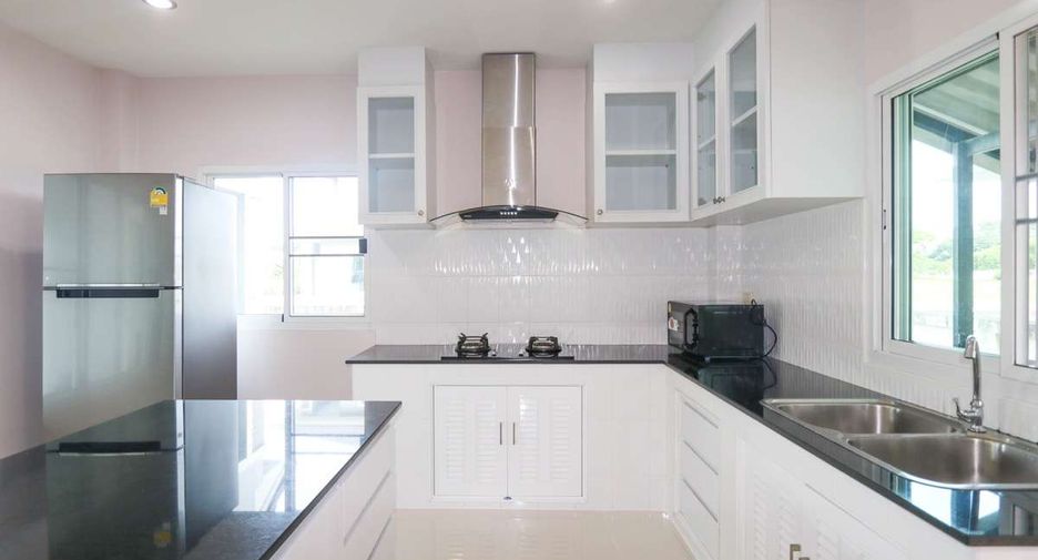 For rent 4 bedrooms house in San Sai, Chiang Mai