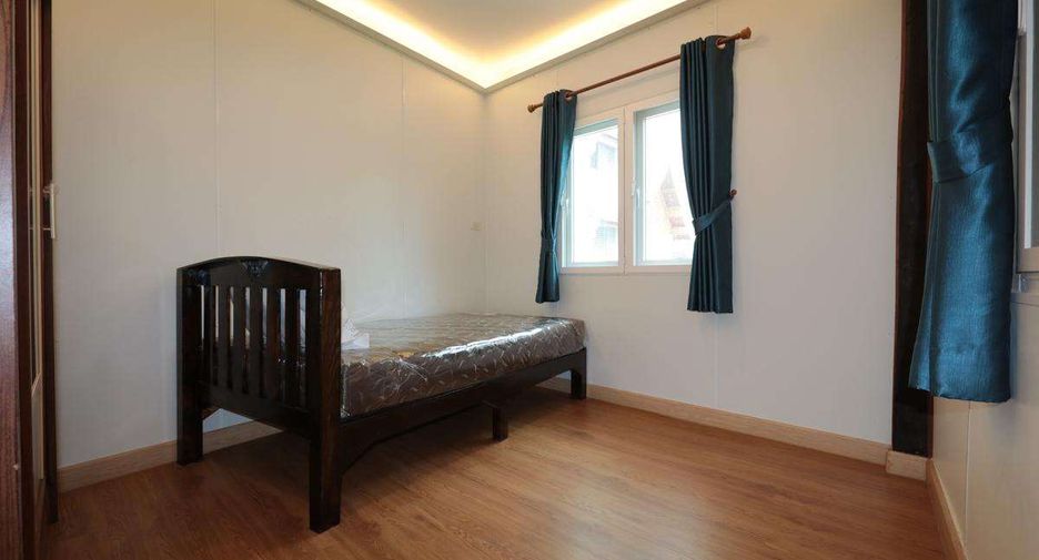 For rent 4 bedrooms house in Mueang Chiang Mai, Chiang Mai