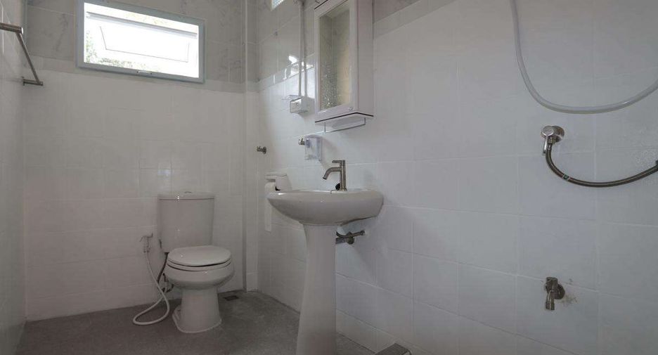 For rent 4 bedrooms house in Mueang Chiang Mai, Chiang Mai