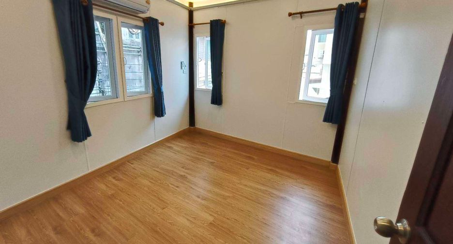 For rent 4 bedrooms house in Mueang Chiang Mai, Chiang Mai