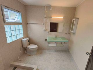 For rent 4 bedrooms house in Mueang Chiang Mai, Chiang Mai