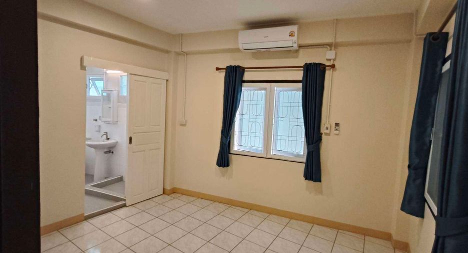 For rent 4 bedrooms house in Mueang Chiang Mai, Chiang Mai
