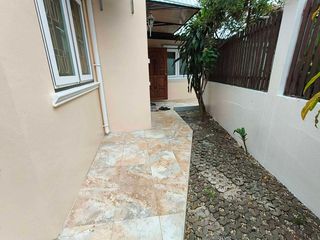 For rent 4 bedrooms house in Mueang Chiang Mai, Chiang Mai