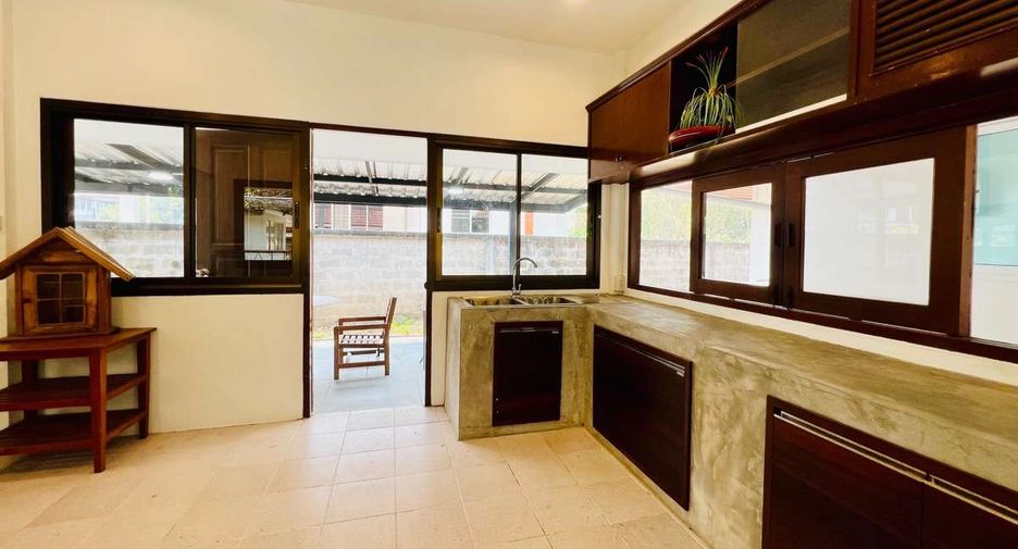 For rent 3 bedrooms house in San Sai, Chiang Mai