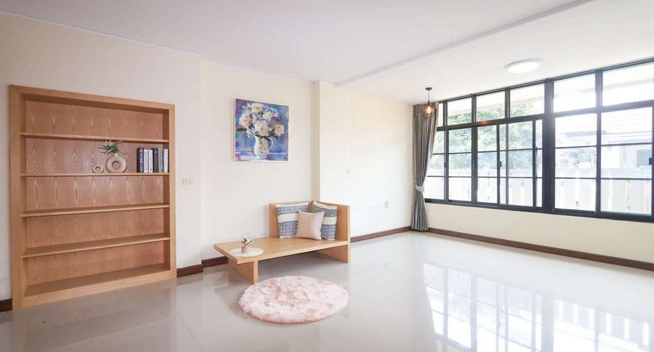 For rent 4 bedrooms house in Doi Saket, Chiang Mai