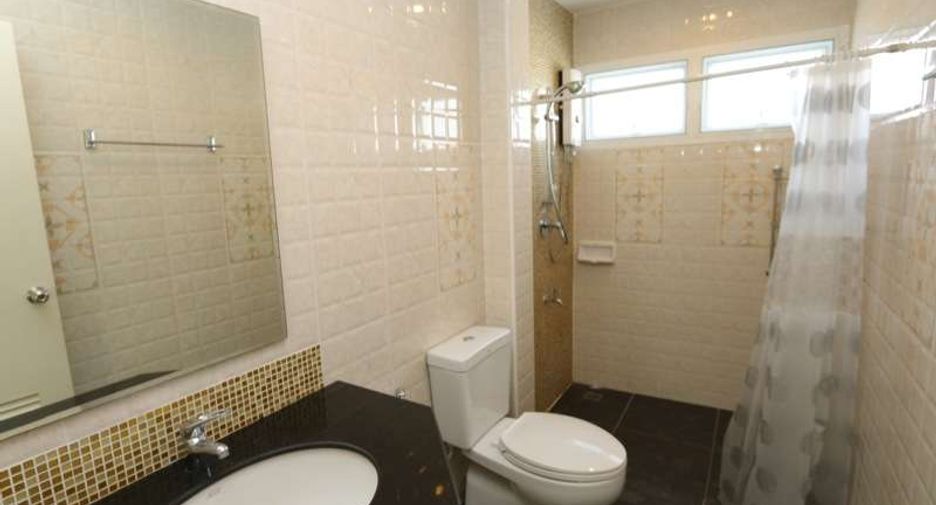 For rent 4 bedrooms house in San Sai, Chiang Mai