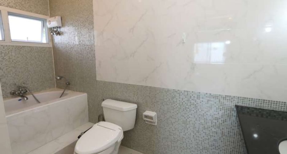 For rent 4 bedrooms house in San Sai, Chiang Mai