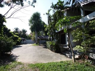 For rent 4 bedrooms house in Mueang Chiang Mai, Chiang Mai