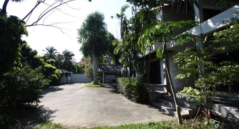 For rent 4 bedrooms house in Mueang Chiang Mai, Chiang Mai