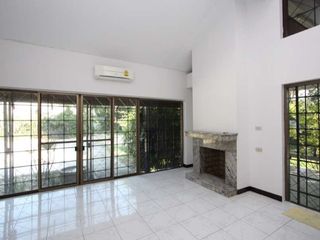 For rent 4 bedrooms house in Mueang Chiang Mai, Chiang Mai