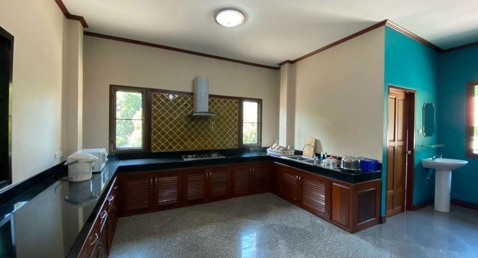 For rent 4 bedrooms house in San Sai, Chiang Mai