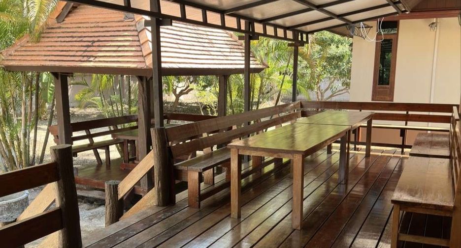 For rent 4 bedrooms house in San Sai, Chiang Mai