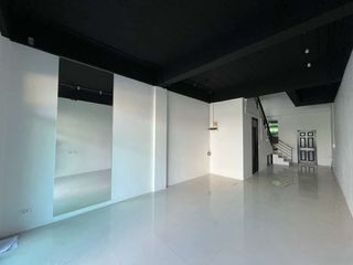 For rent 3 bedrooms retail Space in Mueang Chiang Mai, Chiang Mai