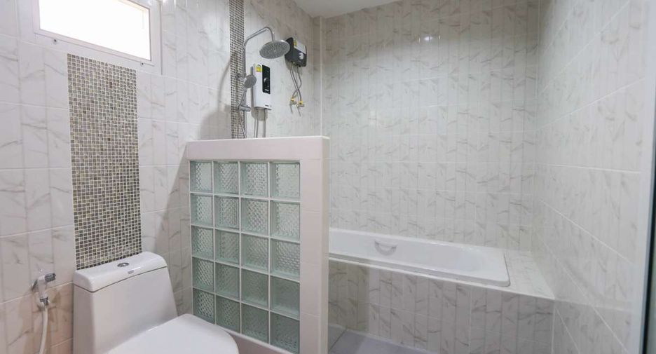 For rent 5 bedrooms house in San Sai, Chiang Mai
