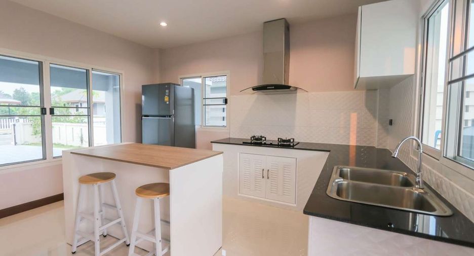 For rent 5 bedrooms house in San Sai, Chiang Mai