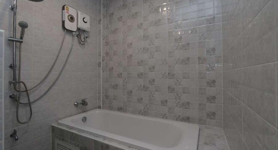 For rent 4 bedrooms house in San Sai, Chiang Mai