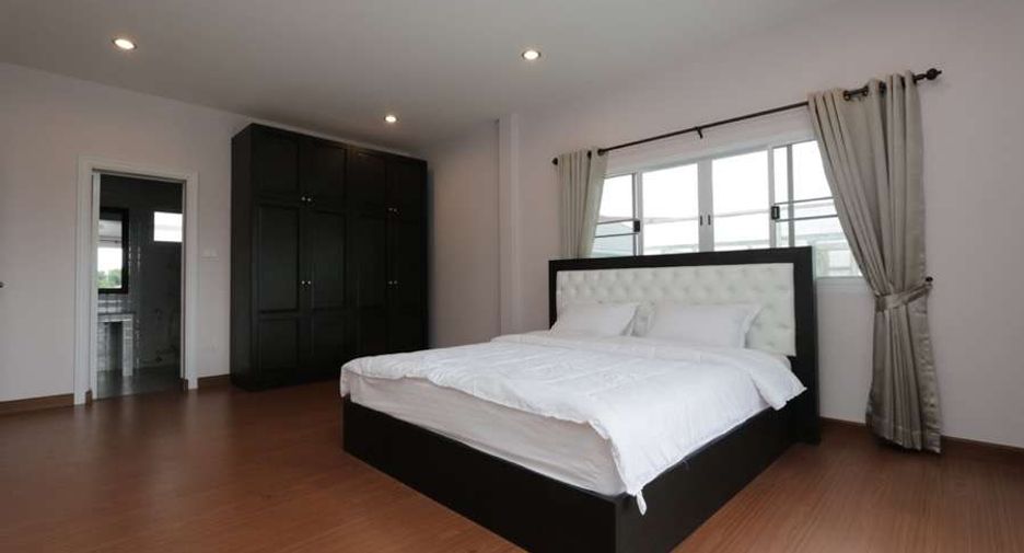 For rent 4 bedrooms house in San Sai, Chiang Mai