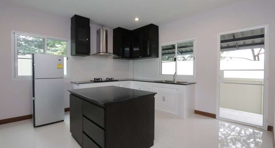 For rent 4 bedrooms house in San Sai, Chiang Mai