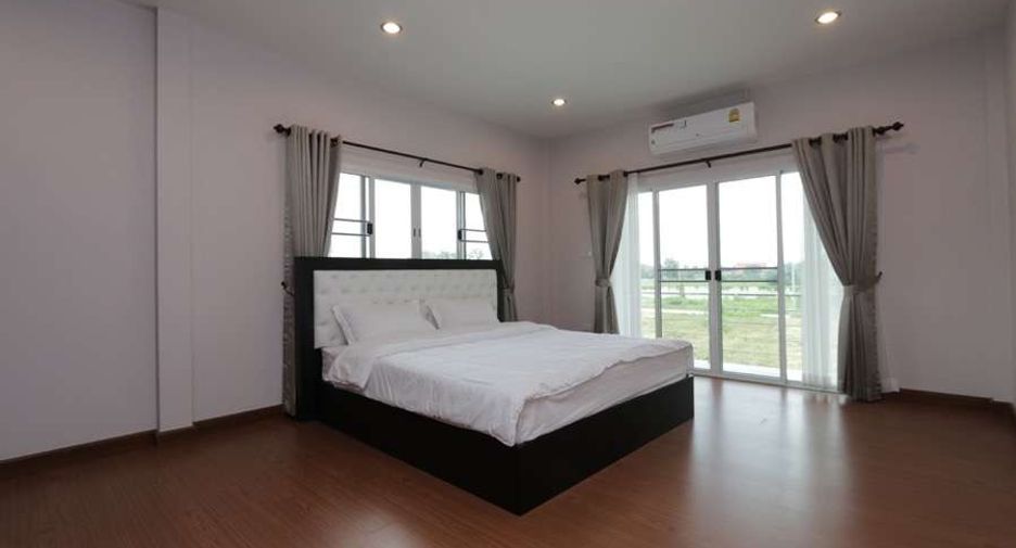 For rent 4 bedrooms house in San Sai, Chiang Mai