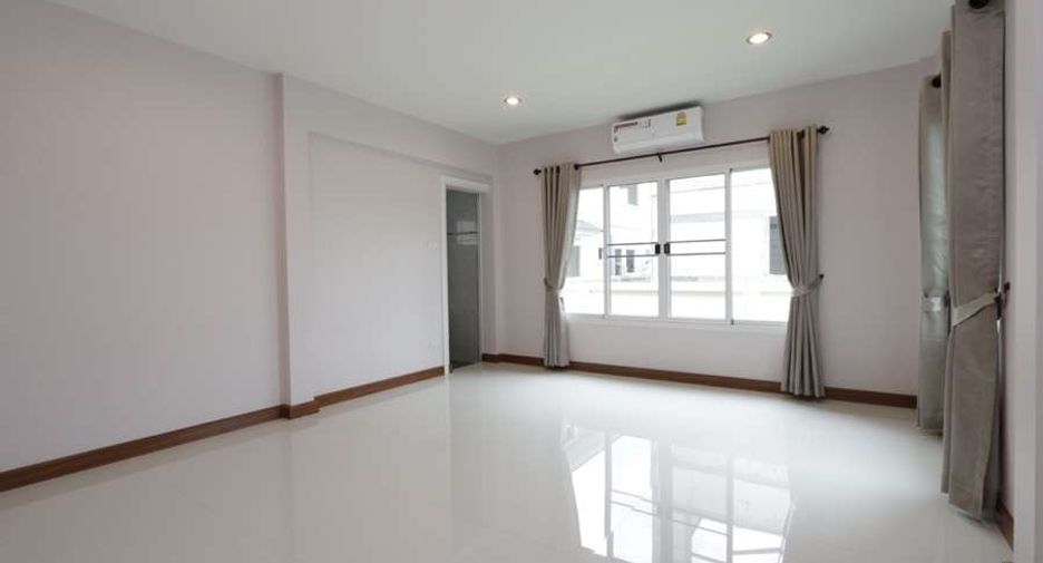 For rent 4 bedrooms house in San Sai, Chiang Mai