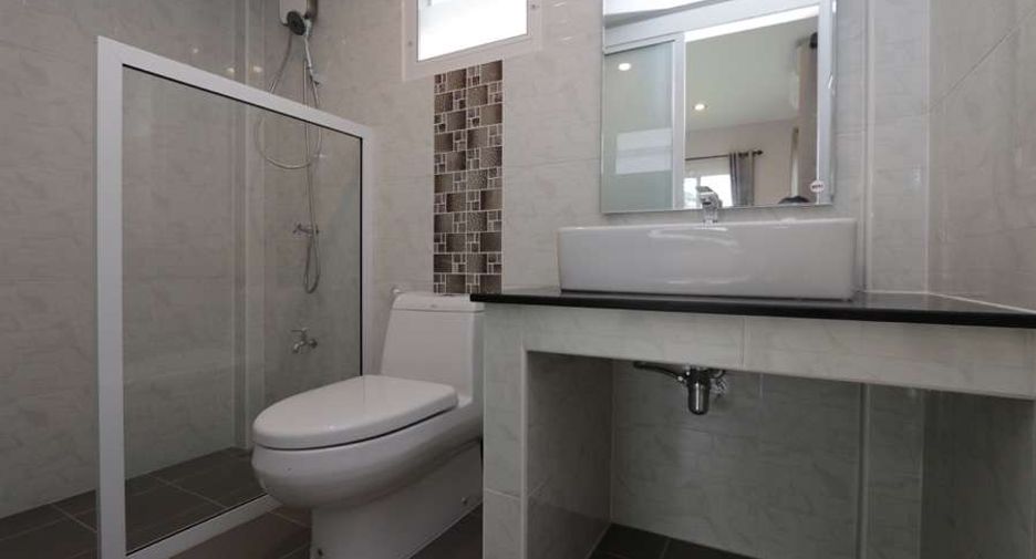 For rent 4 bedrooms house in San Sai, Chiang Mai