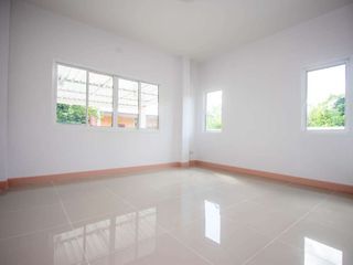 For rent 3 bedrooms house in San Kamphaeng, Chiang Mai