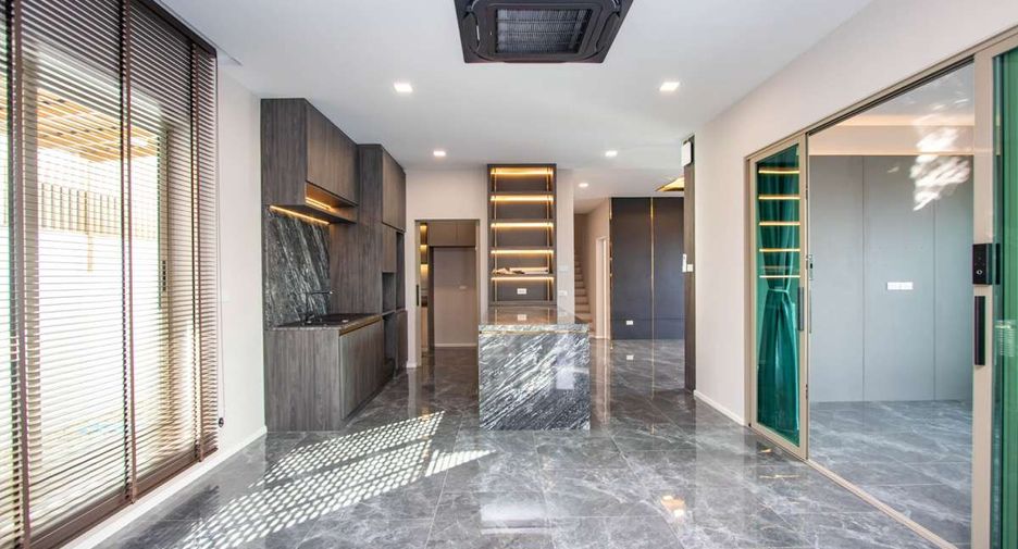 À vendre 4 chambres maison à San Kamphaeng, Chiang Mai