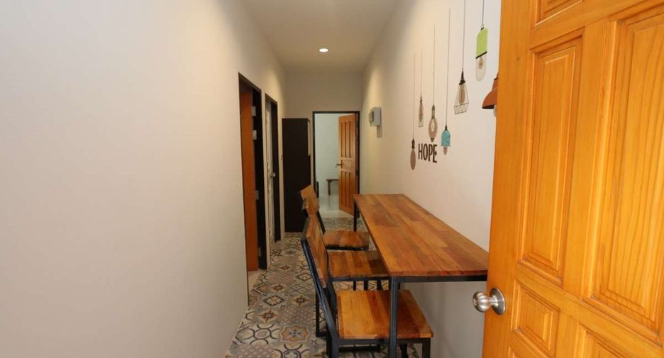 For rent 4 bedrooms house in Mueang Chiang Mai, Chiang Mai