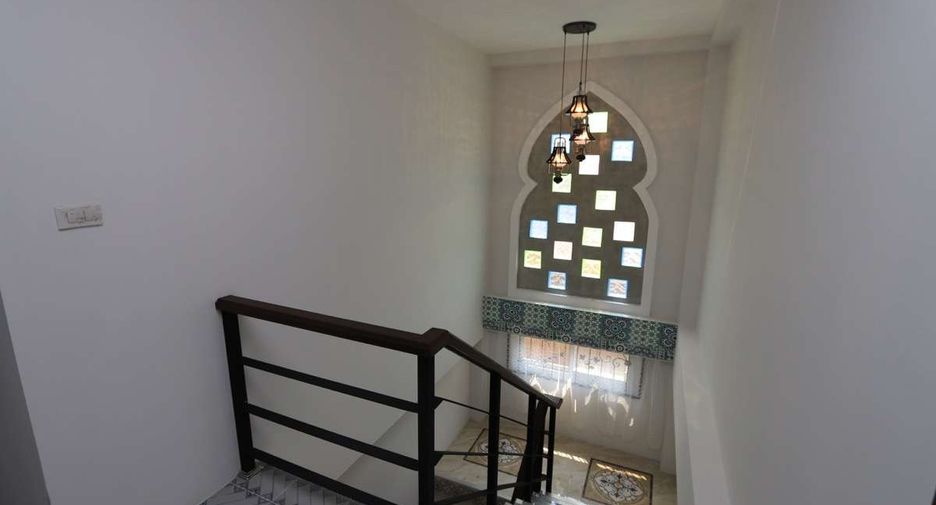 For rent 4 bedrooms house in Mueang Chiang Mai, Chiang Mai
