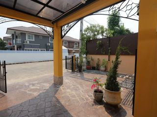 For rent 4 bedrooms house in Mueang Chiang Mai, Chiang Mai
