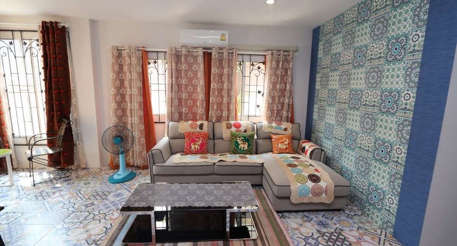For rent 4 bedrooms house in Mueang Chiang Mai, Chiang Mai
