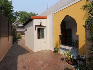 For rent 4 bedrooms house in Mueang Chiang Mai, Chiang Mai