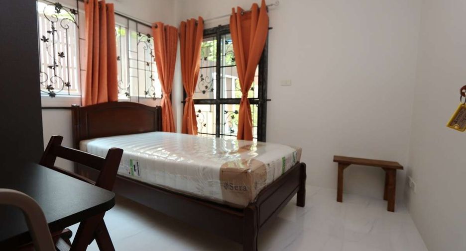 For rent 4 bedrooms house in Mueang Chiang Mai, Chiang Mai