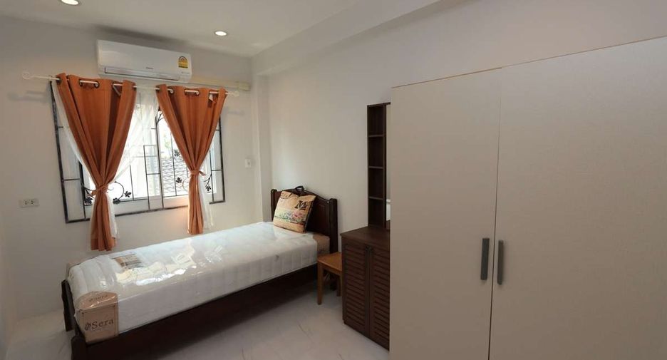 For rent 4 bedrooms house in Mueang Chiang Mai, Chiang Mai