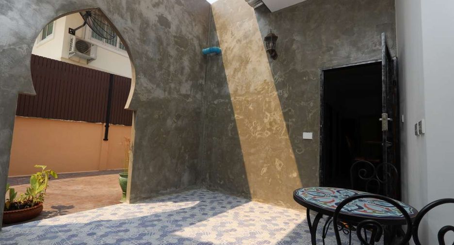 For rent 4 bedrooms house in Mueang Chiang Mai, Chiang Mai