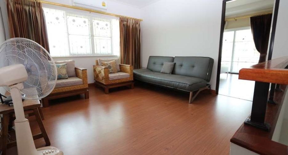 For rent 4 bedrooms house in Mueang Chiang Mai, Chiang Mai
