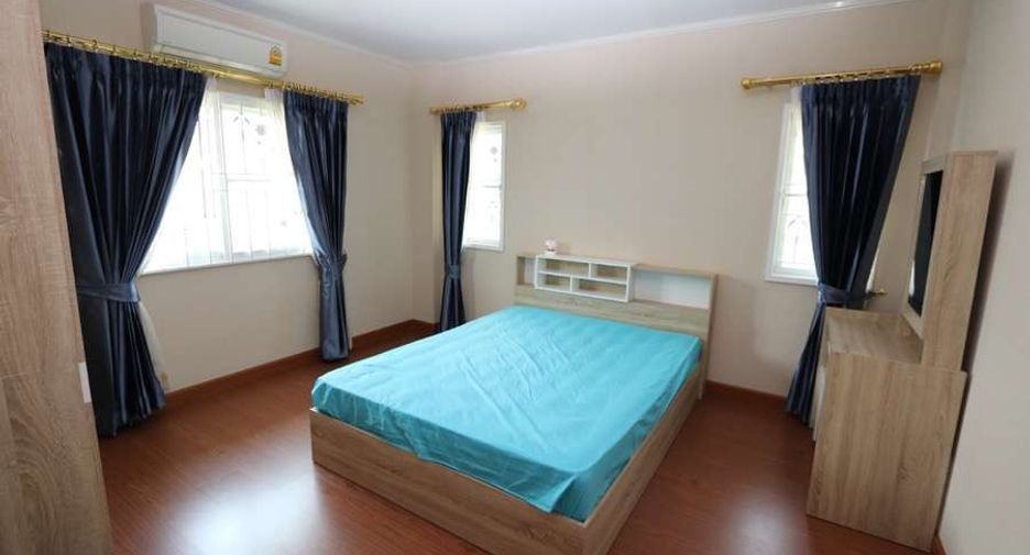 For rent 4 bedrooms house in Mueang Chiang Mai, Chiang Mai