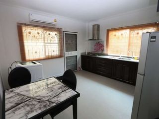 For rent 4 bedrooms house in Mueang Chiang Mai, Chiang Mai