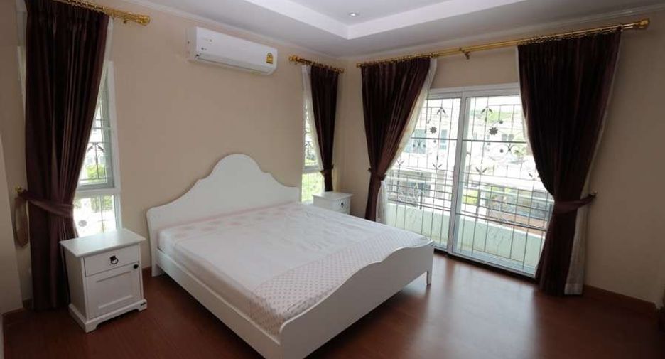 For rent 4 bedrooms house in Mueang Chiang Mai, Chiang Mai