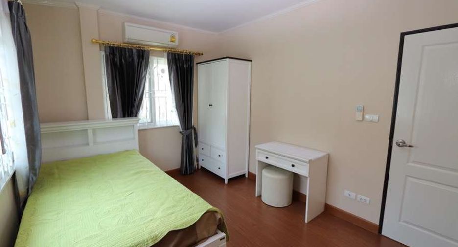 For rent 4 bedrooms house in Mueang Chiang Mai, Chiang Mai